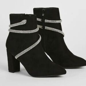 Top Moda Black Suede Snake Rhinestone Heeled Ankle Boots - Size 9 🛵